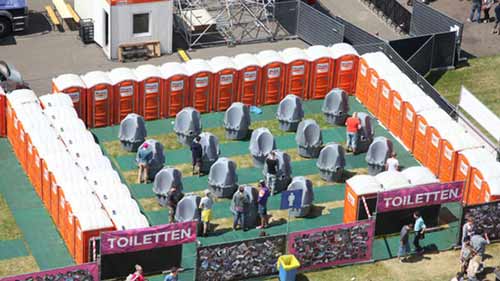 Urinals on event ground